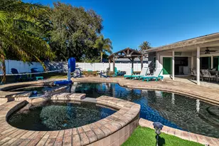 2376 Armour Dr, Dunedin, FL 34698 - Photo 42