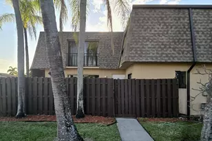 4204 Waterview Cir, Palm Springs, FL 33461 - Photo 2