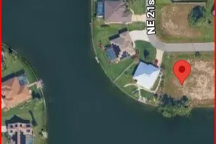 2106 NE 2nd St, Cape Coral, FL 33909 - Photo 4