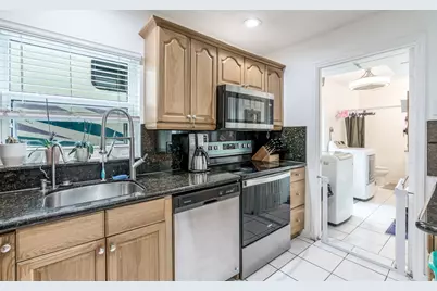 607 NW 1st Terrace, Deerfield Beach, FL 33441 - Photo 10