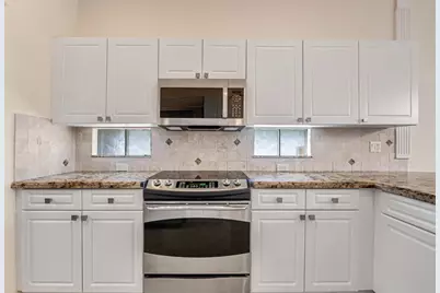 8202 Bellafiore Way, Boynton Beach, FL 33472 - Photo 14