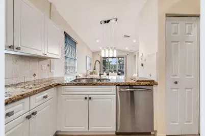 8202 Bellafiore Way, Boynton Beach, FL 33472 - Photo 18