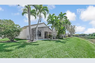 8202 Bellafiore Way, Boynton Beach, FL 33472 - Photo 44