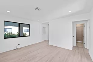 699 NE 40th St, Oakland Park, FL 33334 - Photo 10