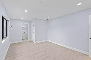 699 NE 40th St, Oakland Park, FL 33334 - Photo 30