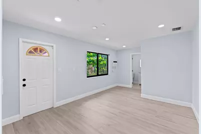 699 NE 40th Street, Oakland Park, FL 33334 - Photo 28