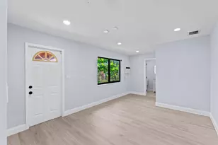 699 NE 40th St, Oakland Park, FL 33334 - Photo 28