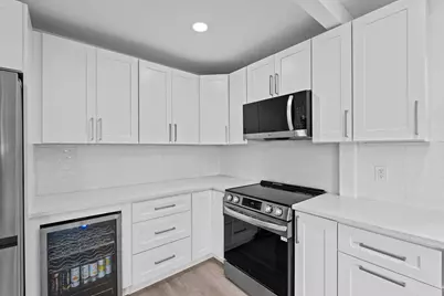 699 NE 40th Street, Oakland Park, FL 33334 - Photo 16