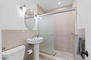 699 NE 40th St, Oakland Park, FL 33334 - Photo 24