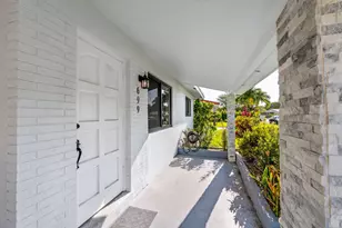 699 NE 40th St, Oakland Park, FL 33334 - Photo 6