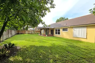 13053 Meadowbreeze Dr, Wellington, FL 33414 - Photo 10