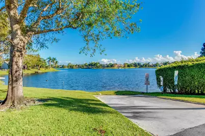 13053 Meadowbreeze Drive, Wellington, FL 33414 - Photo 4