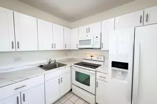 3402 Cynthia Ln, Lake Worth Beach, FL 33461 - Photo 4