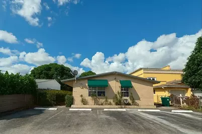 1329 NE 17th Avenue #3, Fort Lauderdale, FL 33304 - Photo 1