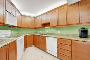 5420 N Ocean Dr, Singer Island, FL 33404 - Photo 24