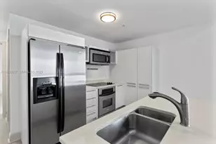 1900 N Bayshore Dr, Miami, FL 33132 - Photo 10