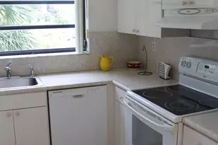 1100 Colony Point Circle Circle, Pembroke Pines, FL 33026 - Photo 6