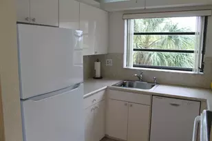 1100 Colony Point Circle Circle, Pembroke Pines, FL 33026 - Photo 4