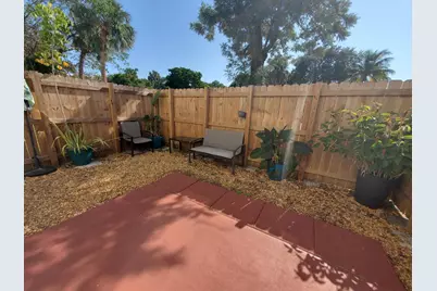 313 SW 1st Court SW #L-4, Pompano Beach, FL 33060 - Photo 1