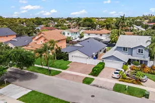 9651 SW 9th Ct, Pembroke Pines, FL 33025 - Photo 30