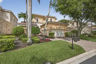 142 Viera Dr, Palm Beach Gardens, FL 33418 - Photo 2