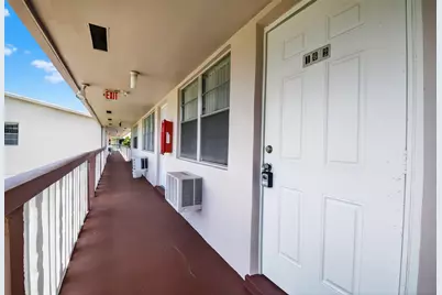 162 Easthampton G, West Palm Beach, FL 33417 - Photo 2