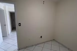 2600 Collins Ave, Miami Beach, FL 33140 - Photo 8