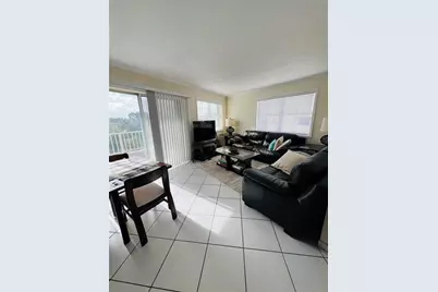 2600 Collins Avenue #401, Miami Beach, FL 33140 - Photo 4