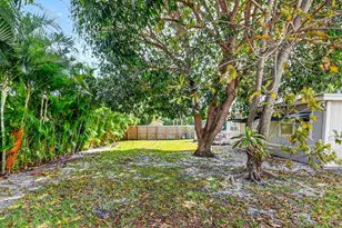 320 Riverdale Rd, Palm Springs, FL 33461 - Photo 44