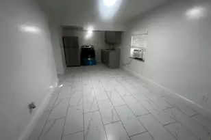 638 50th St, West Palm Beach, FL 33407 - Photo 2