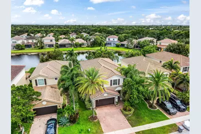 8292 Calabria Lakes Drive, Boynton Beach, FL 33473 - Photo 6