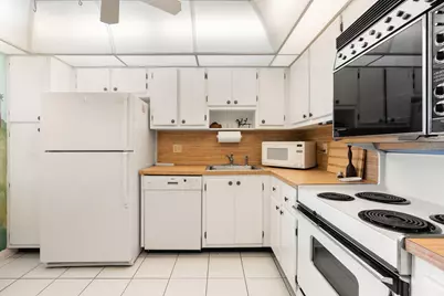 545 Oaks Lane #501, Pompano Beach, FL 33069 - Photo 8