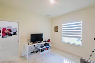 2149 SW Susset Ln, Port Saint Lucie, FL 34953 - Photo 8