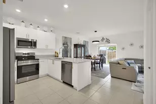 11881 NW 46th St, Coral Springs, FL 33076 - Photo 6