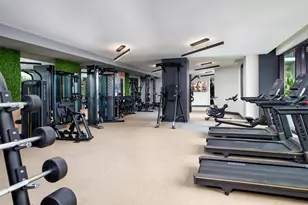 450 SW 5th St, Miami, FL 33130 - Photo 16