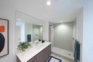 450 SW 5th St, Miami, FL 33130 - Photo 18