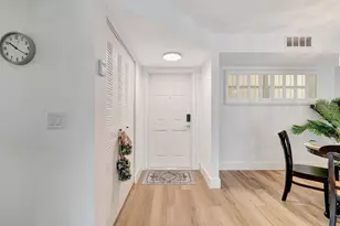 17 Colonial Club Dr, Boynton Beach, FL 33435 - Photo 10