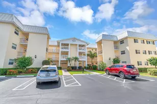 17 Colonial Club Dr, Boynton Beach, FL 33435 - Photo 1