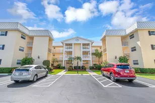 17 Colonial Club Dr, Boynton Beach, FL 33435 - Photo 2