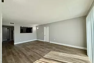 708 SW 81st Ave, North Lauderdale, FL 33068 - Photo 4