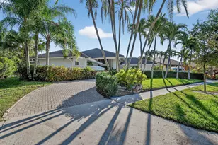 2410 Embassy Dr, West Palm Beach, FL 33401 - Photo 2