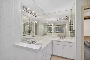 2410 Embassy Dr, West Palm Beach, FL 33401 - Photo 30