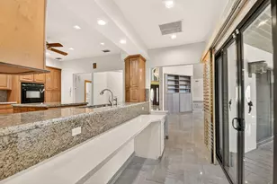 2410 Embassy Dr, West Palm Beach, FL 33401 - Photo 12