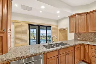 2410 Embassy Dr, West Palm Beach, FL 33401 - Photo 10