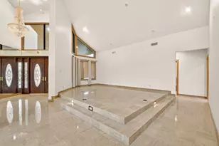 2410 Embassy Dr, West Palm Beach, FL 33401 - Photo 16