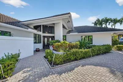 2410 Embassy Drive, West Palm Beach, FL 33401 - Photo 4