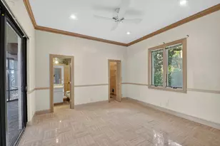 2410 Embassy Dr, West Palm Beach, FL 33401 - Photo 28