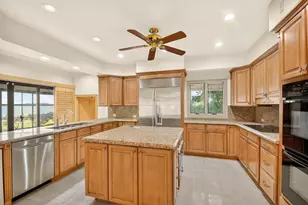 2410 Embassy Dr, West Palm Beach, FL 33401 - Photo 8