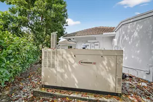 2410 Embassy Dr, West Palm Beach, FL 33401 - Photo 42