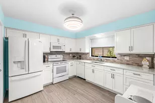 9865 Pecan Tree Dr, Boynton Beach, FL 33436 - Photo 4